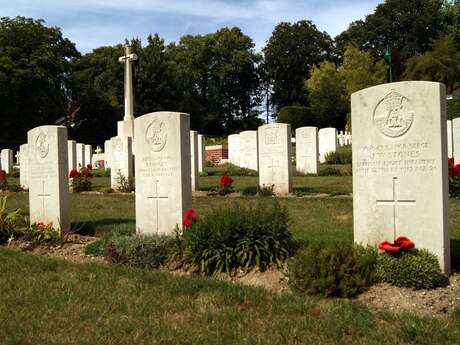Visite singulière des cimetières militaires de saint-pol-sur-ternoise