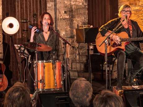 Beverly Jo Scott présente Divine Rebels