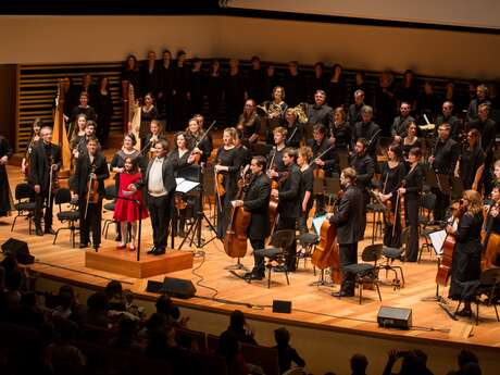 Clôture du festival images de guerre. guerre des images - concert symphonique européen