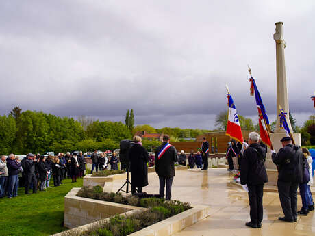 Cérémonie de l’ANZAC DAY au Cimetière militaire de Pheasant Wood