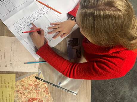 Visite et jeu de piste en ville : Enquête autour de l’architecture des années 50