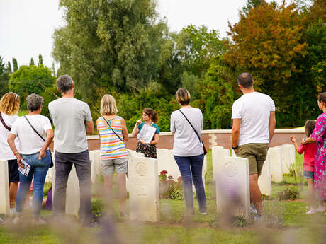 Visite guidée "Des histoires de femmes liées au Cimetière militaire de Pheasant Wood"