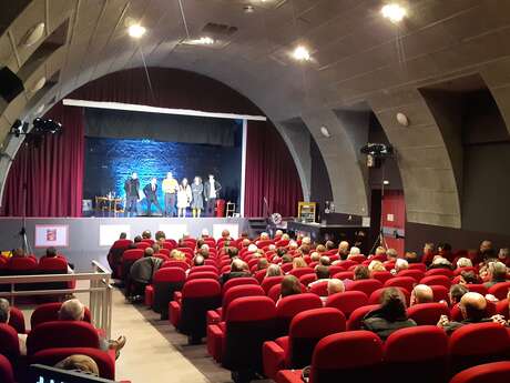 « a la recherche de la hotte du père noël » - familia théâtre