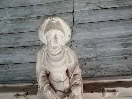 Focus sur l'église de Cocquerel et des blochets sculptés