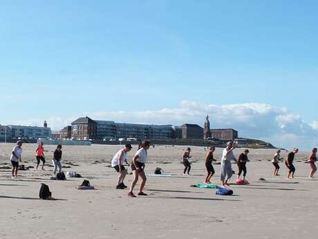 Matinales Toniques : séance de gym douce sur le sable Matinales Toniques : séance de gym douce sur le sable