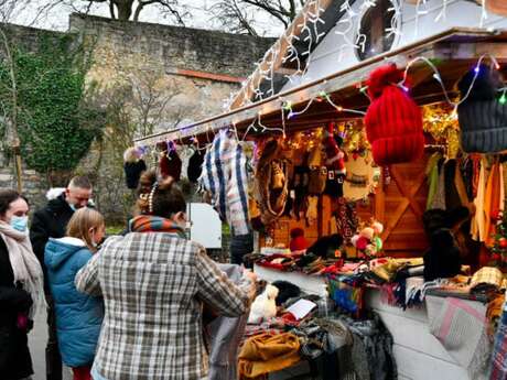 Marché de noël en ville fortifiée