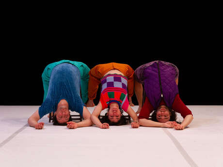 Les jambes à son cou