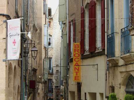 Brocante à Avilly-Saint-Léonard