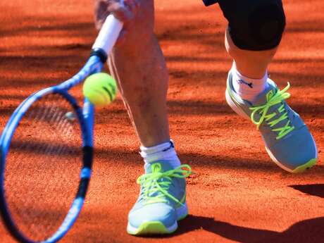 Tennis circuit orange