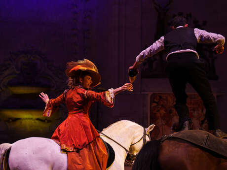 Spectacle équestre - "Un jour à Paris" aux Grandes Écuries de Chantilly