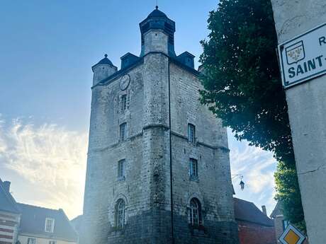 Saint-Riquier, l'histoire mystérieuse des noms des rues : visite guidée