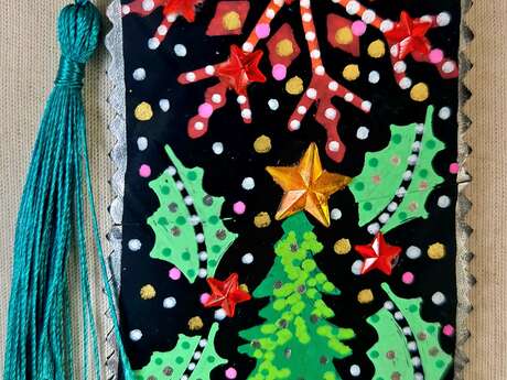 Atelier créatif enfants et adultes confection d'une suspension et guirlande de Noël en matériaux recyclés