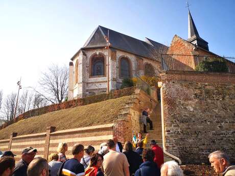 Focus sur l'église de Mons-Boubert et ses cimetières privés
