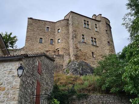 Visite guidée historique du village de Compeyre avec un habitant