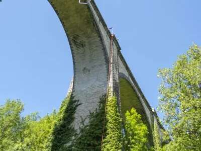 Saut à l'élastique Saut à l'élastique