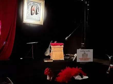 Les tout-petits au spectacle "A petits pas" par la Cie Hors-Logerie