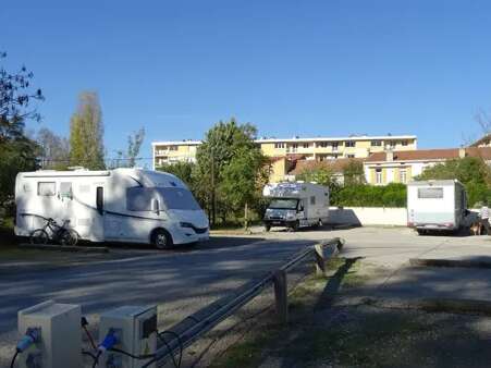 Aire de services Camping-car Park - Millau Ville