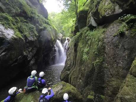 Bureau des Moniteurs d'Argences-en-Aubrac - Canyoning