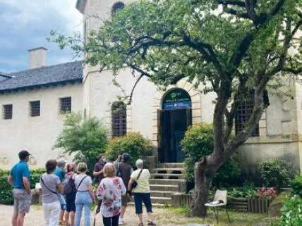 Visite guidée au musée des Mœurs et Coutumes