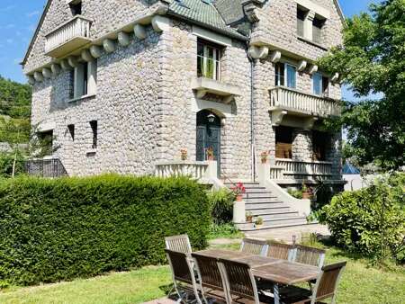 La maison au toit vert
