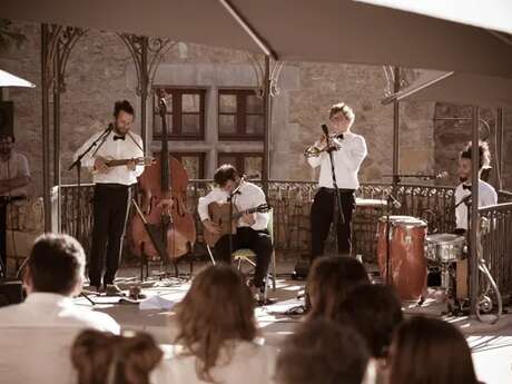 NOÉ EXTRAT + MÉLANIE LESAGE + CAZELLE CAFÉ