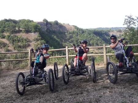 Randonnée accompagnée en VTT électrique à 4 roues (quadbike) dans le canyon de Bozouls