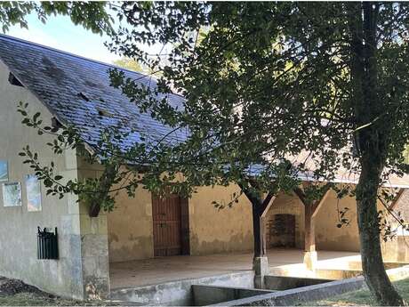 Le lavoir et le bassin de pisciculture