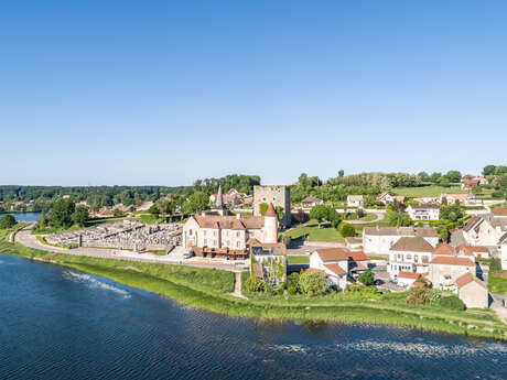 BOUCLE VÉLO ENTRE ÉTANGS ET VIEILLES PIERRES