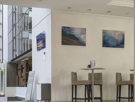 Different perspectives on the sea