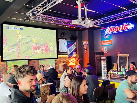 Dunk bar Sports