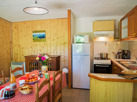 VILLAGE DE GITES DU BLEYMARD 4-6 PERSONNES JONQUILLE