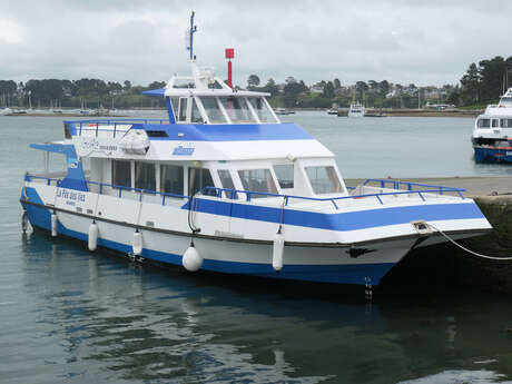 Plucket - bateau touristique