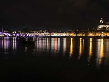 Blois by night