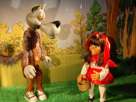 Petit Jean et le Chaperon Rouge par le Théâtre Mariska