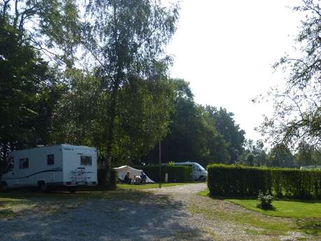 Aire de stationnement et de service du Camping de l'Orival Aire de stationnement et de service du Camping de l'Orival