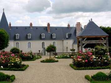 CHÂTEAU ET JARDINS D'HAUTERIVES CHÂTEAU ET JARDINS D'HAUTERIVES