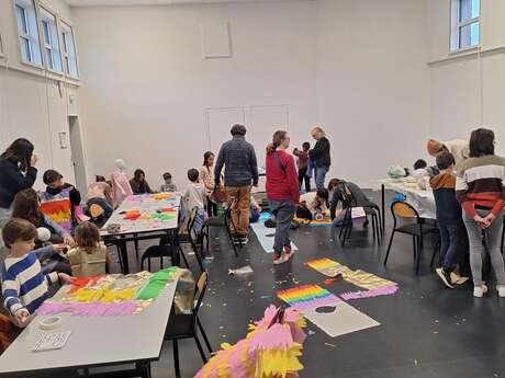 Bain Moussant. Sur les traces de l'oiseau jardinier avec B. Bailet