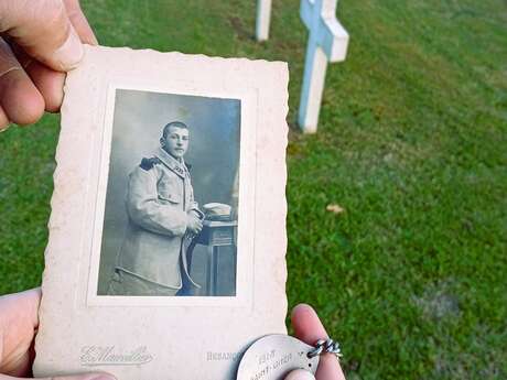 Sur les traces de la Grande Guerre - Cimetières militaires britannique et français Sur les traces de la Grande Guerre - Cimetières militaires britannique et français