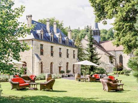 Hôtel-Restaurant Abbaye de la Bussière-sur-Ouche
