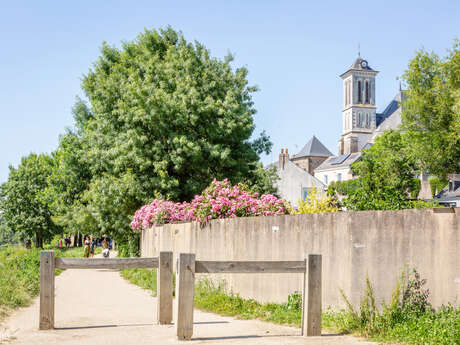 Boucle de la Mayenne Boucle de la Mayenne
