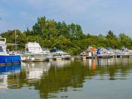 Aire de pique-nique de la base nautique d'Arques