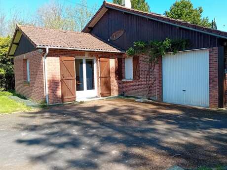 Maison avec étang de pêche