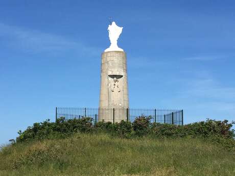 Statue Notre-Dame de la Falaise