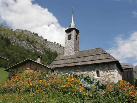 Visits to chapels, crosses and oratories
