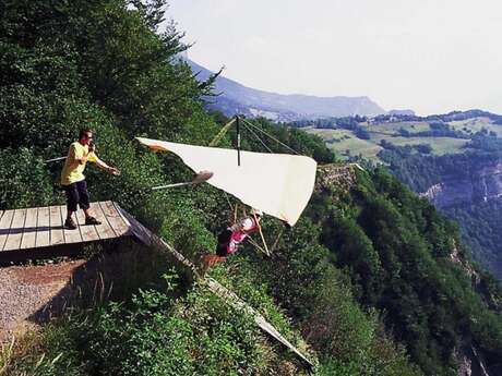 Hang-gliding take-off