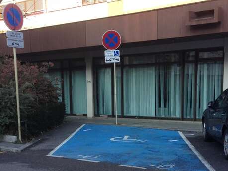 Parking PMR Avenue Saint François de Sales