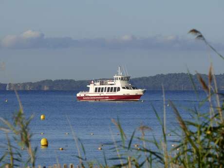 Croisière vigneronne avec les Bateliers de la Côte d'Azur et la Cave des Vignerons Londais Croisière vigneronne avec les Bateliers de la Côte d'Azur et la Cave des Vignerons Londais