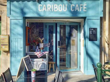 Le Caribou Café de Village