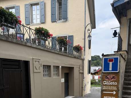 Toilettes publiques - église de Saint-Gervais