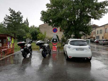 eborn - Borne de recharge accélérée pour véhicule électrique